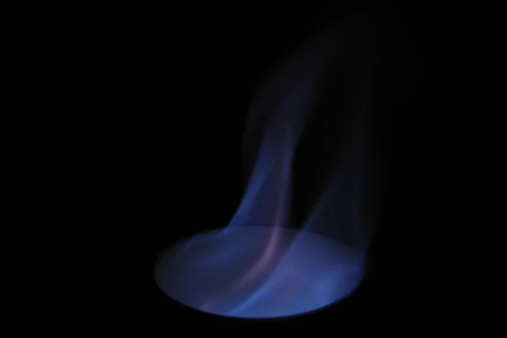 At the microscopic level, combustion can't support itself, as it does in this Petri dish filled with ethanol (Image: Kyanite)