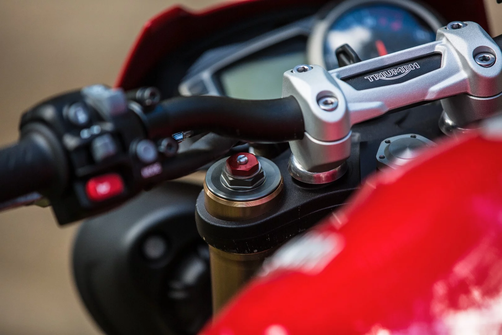 Triumph Speed Triple S: sachs suspension at front and rear starts getting a little overwhelmed by very hard riding