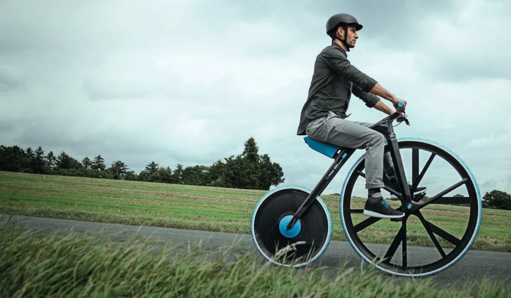 The Concept 1865 uses a 39-inch front wheel and 24-inch rear wheel