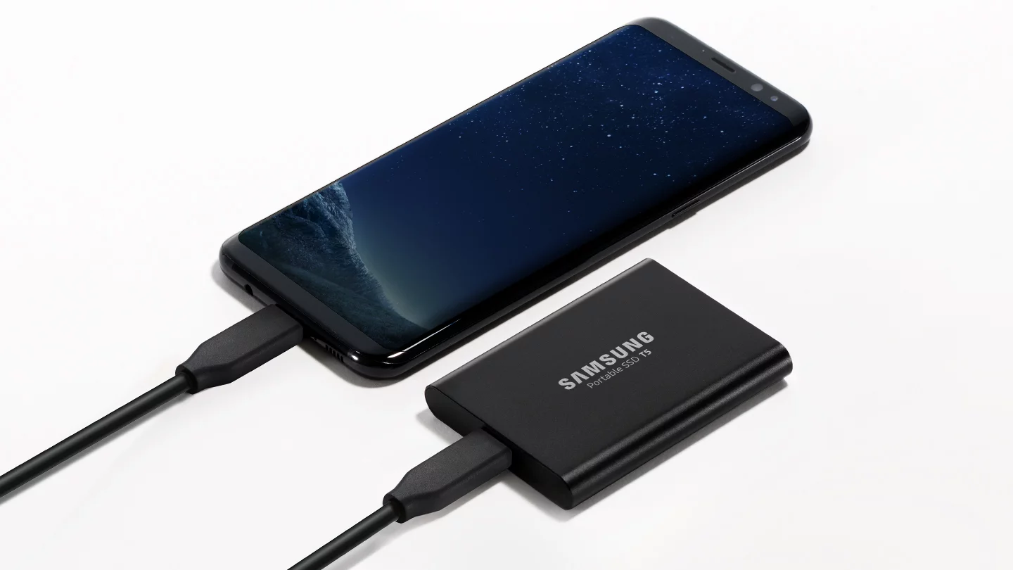 The T5 portable SSD comes supplied with a C-to-C USB cable and a C-to-A USB cable