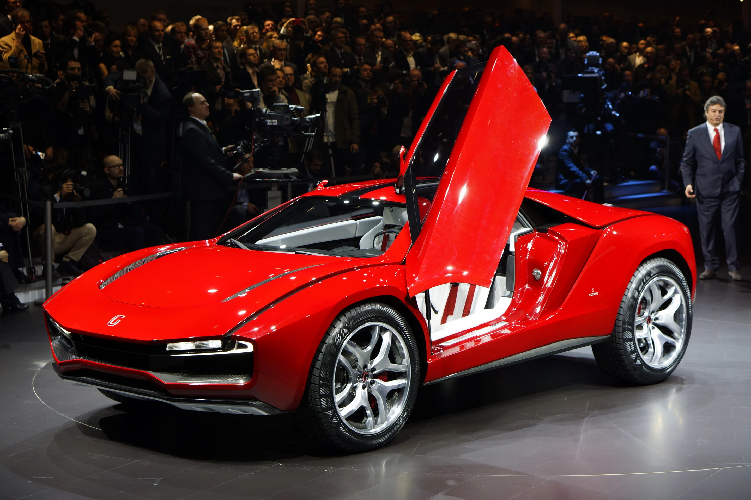 The Giugiaro Parkour coupé is designed to fuse the high-performance of a track car with the go-anywhere capabilities of the 4X4