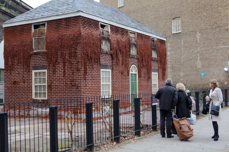 The installation will be in place until November 18 (Photo: Tommophoto)