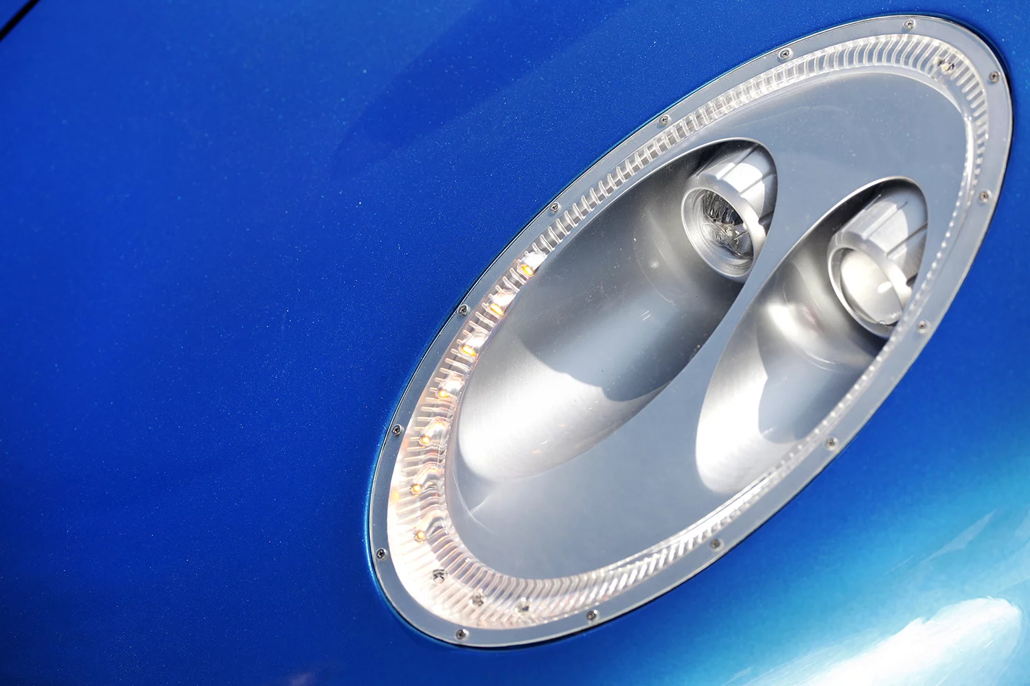 The 1MW features a flush headlight design