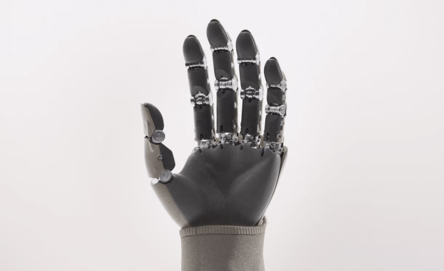 Neo Gamma's hands are very human-like