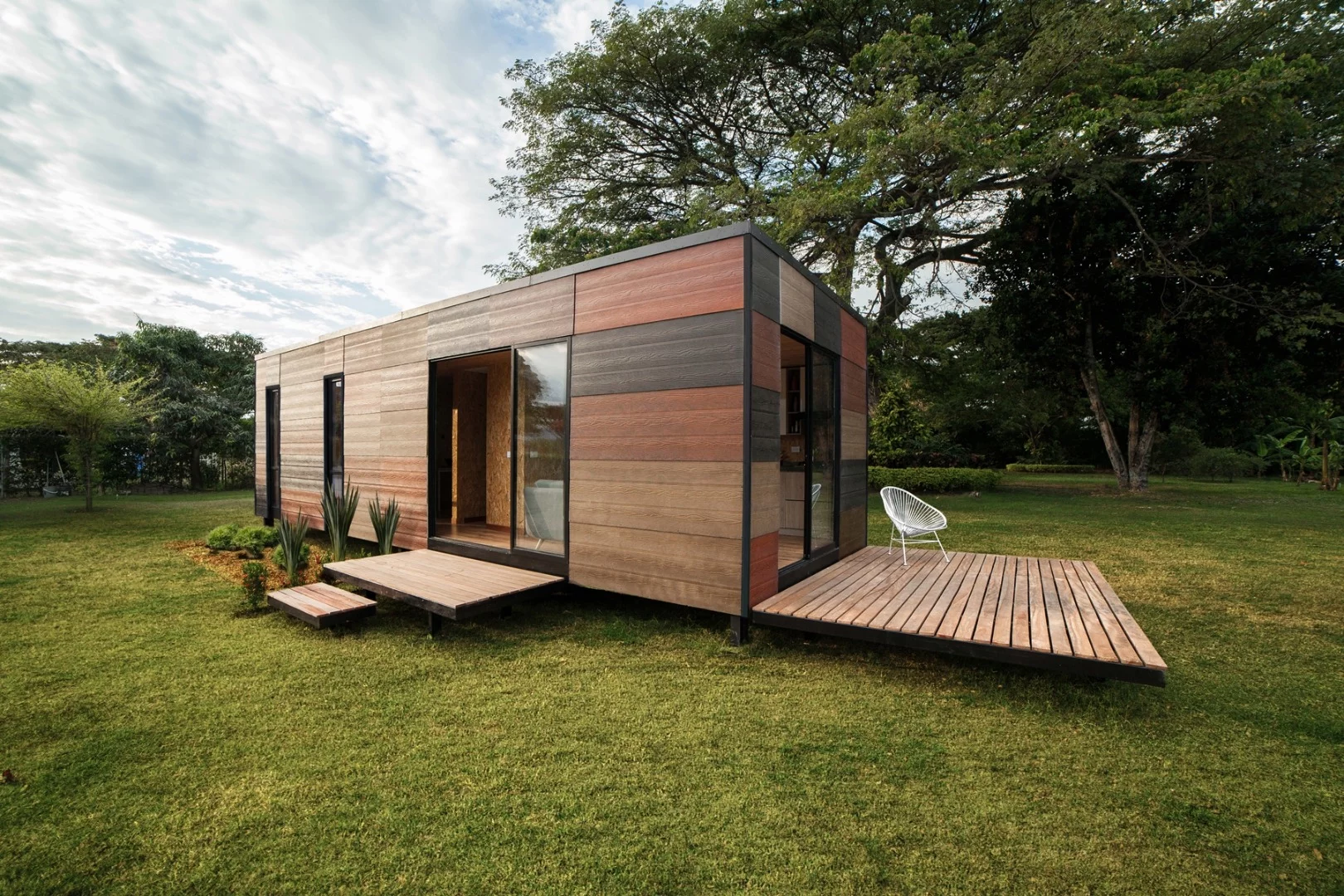 The VIMOB shelters are designed for home and leisure use, rather than for quick-assembly use after disasters