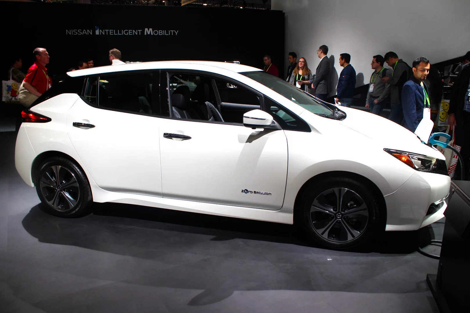 Nissan announced a larger 62-kWh Leaf battery at CES, giving its world-famous electric car up to 226 miles (364 km) of range