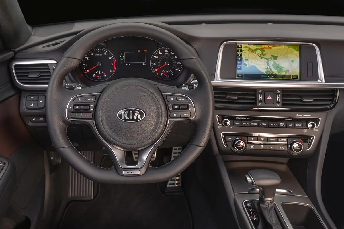 For infotainment, Kia uses the Uvo system that has long been a favorite in the industry. For 2016, the Optima gets a larger screen with better graphics quality