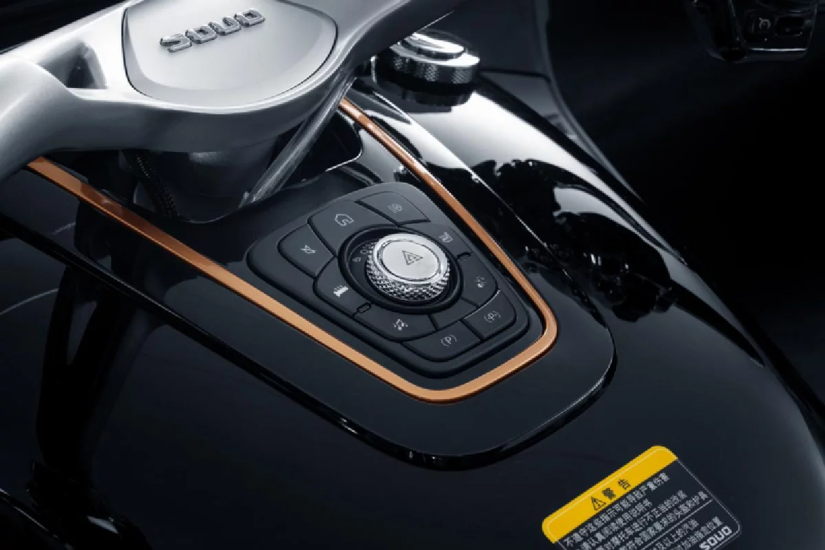 Souo's first motorcycle has a 4-valve, quad-cam, horizontally-opposed, eight-cylinder, two-liter engine