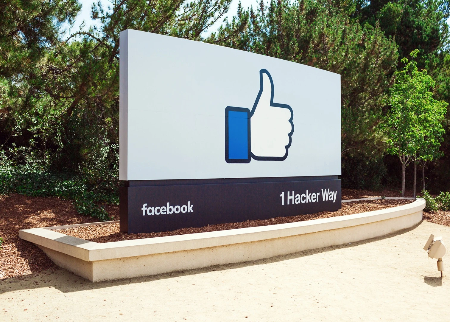 Gizmag breaks down some of the top tips for using the popular social network