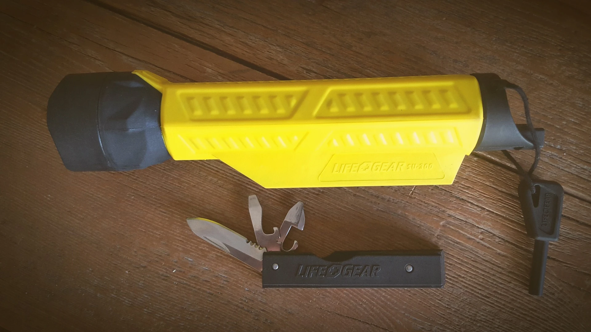 The multi-tool offers six functions
