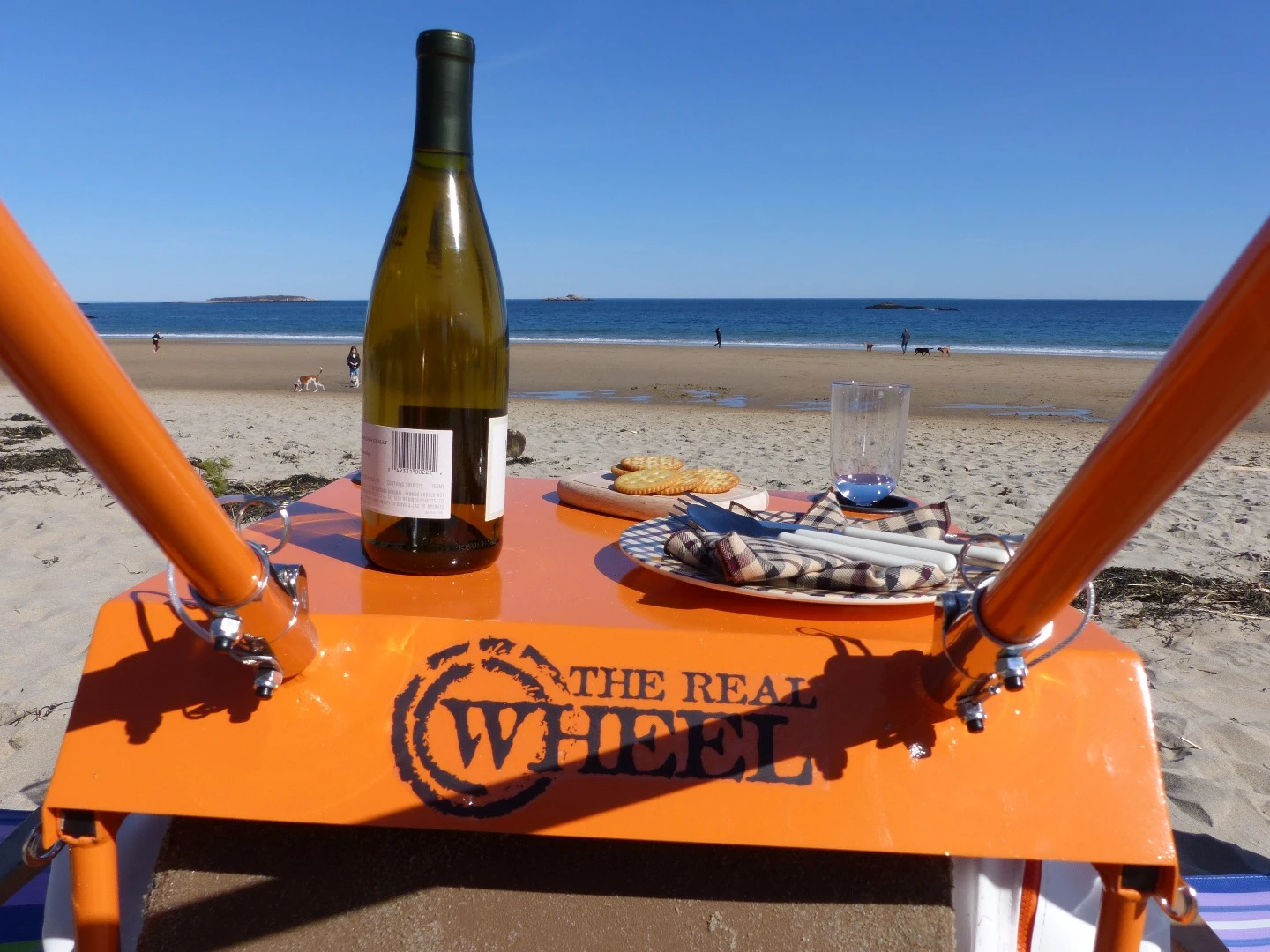 Upon arrival, the Wheel turns into a small table