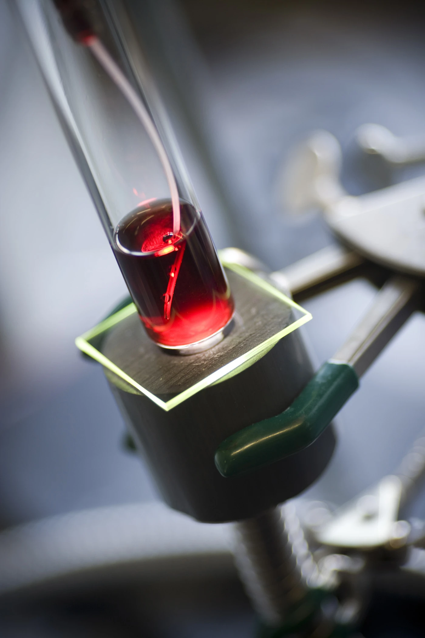 MIT researchers have created a virus-templated catalyst solution used to harness energy from water (Photo: Dominick Reuter )