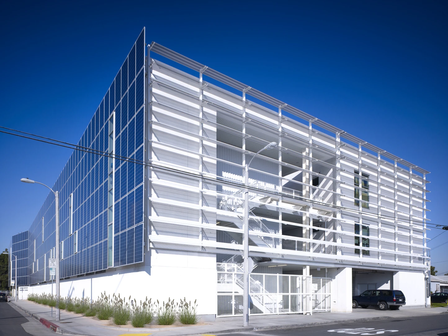 The design allows staff members to control how much light or heat can enter the building by simply adjusting the angle of each panel