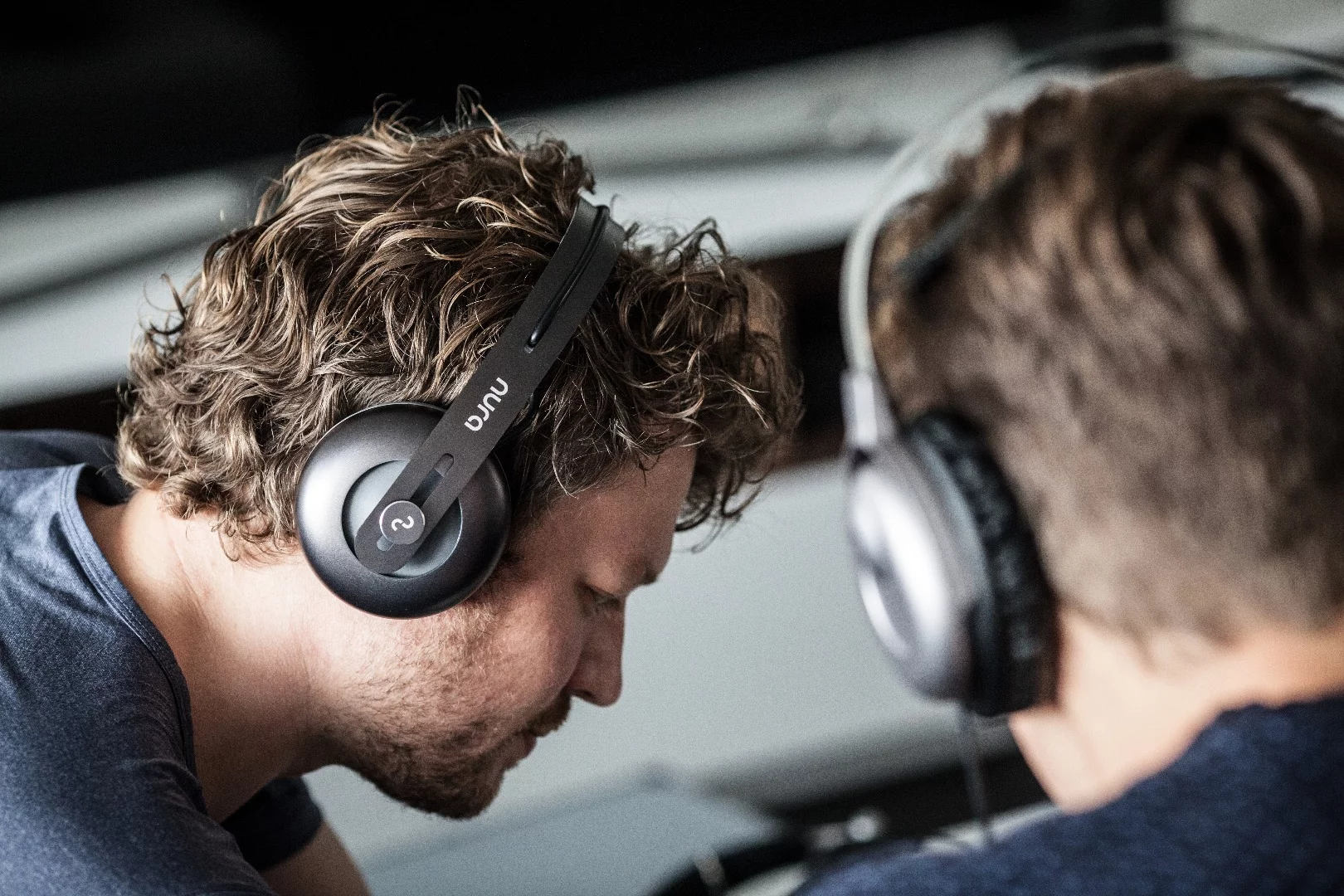 Nura's Kyle Slater with Gizmag's Scott Collie