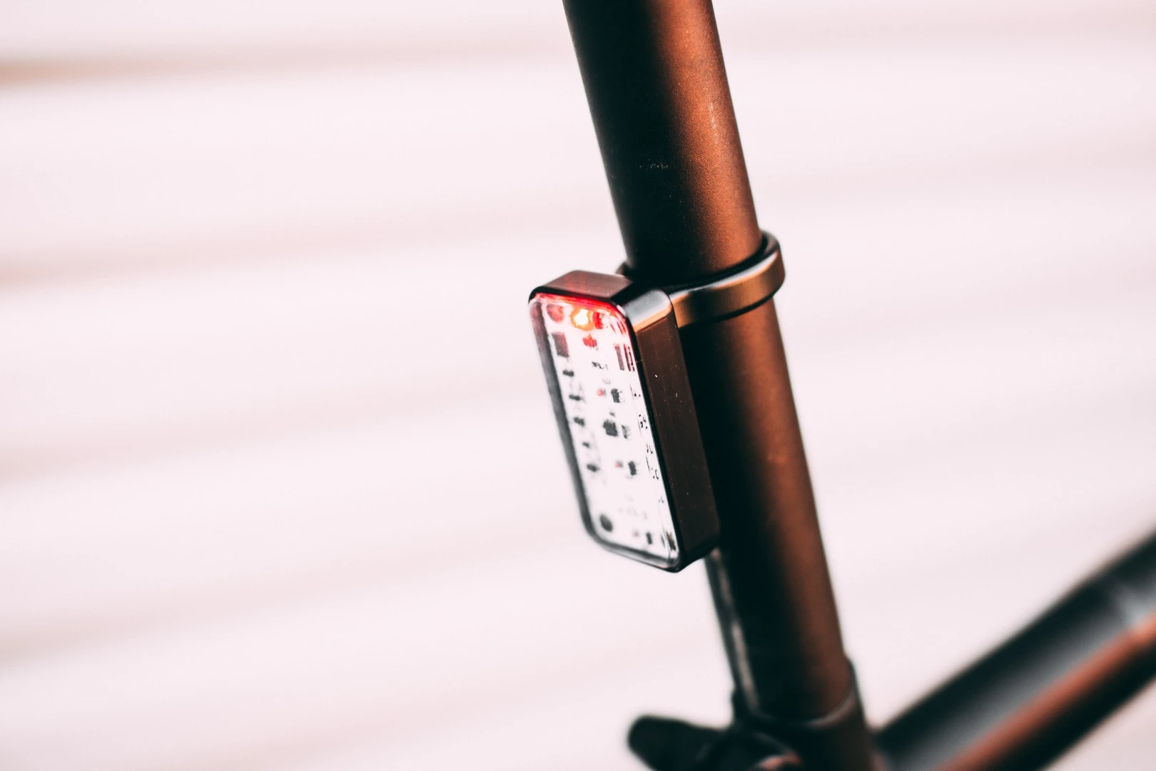 The Lucnt shuts down if the bike remains immobile for over 90 seconds, and comes again once the bike gets moving