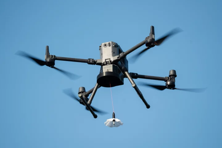 The system utilizes a disc-shaped fabric probe which is lowered from a quadcopter