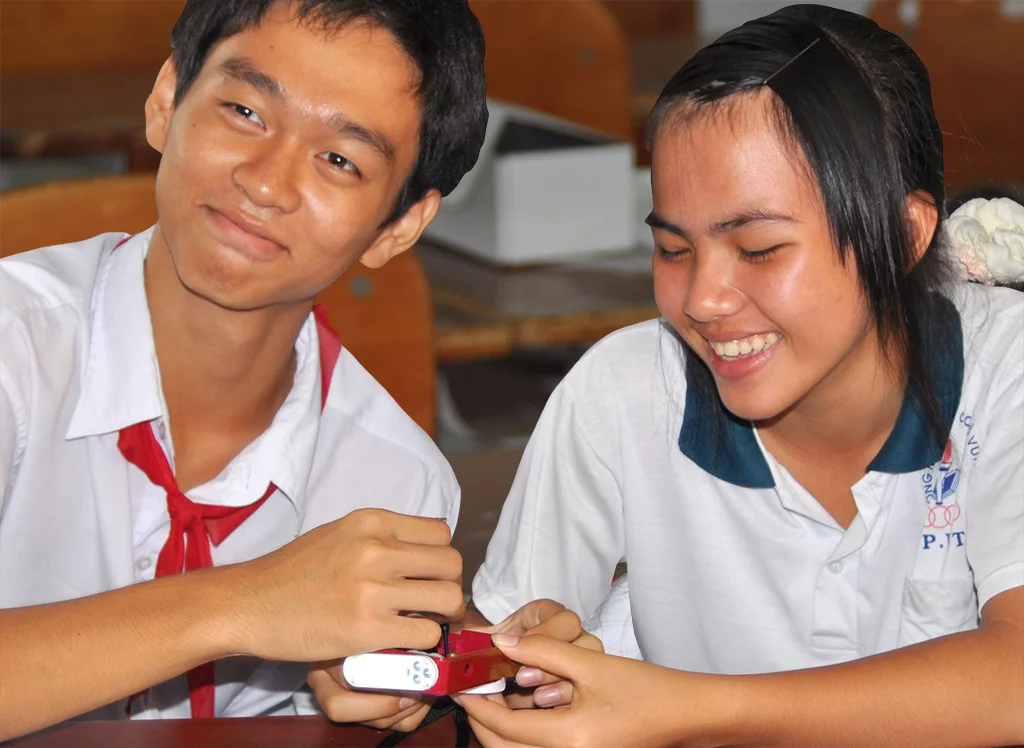 Students assemble a Bigshot camera