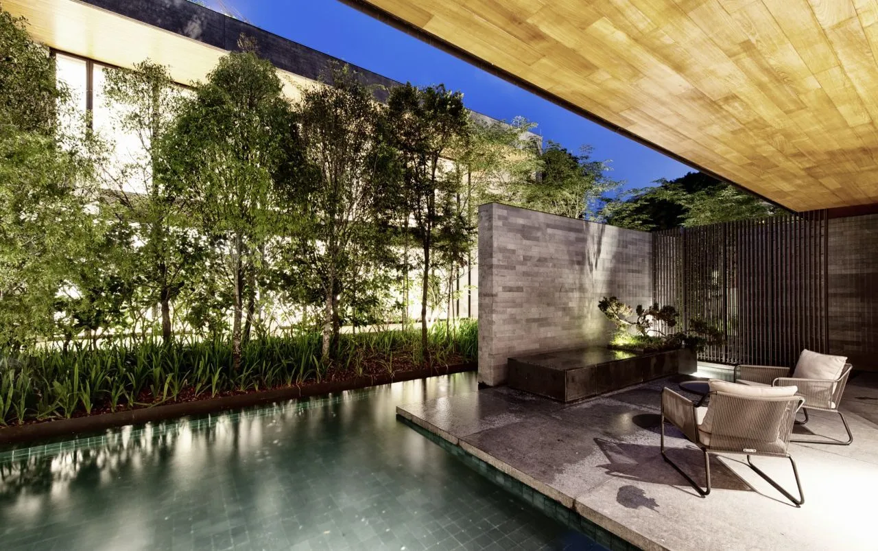 The two homes allow ample privacy, while also incorporating shared elements such as a common courtyard, and pool (Photo: Bryan van der Beek and Edward Hendricks)