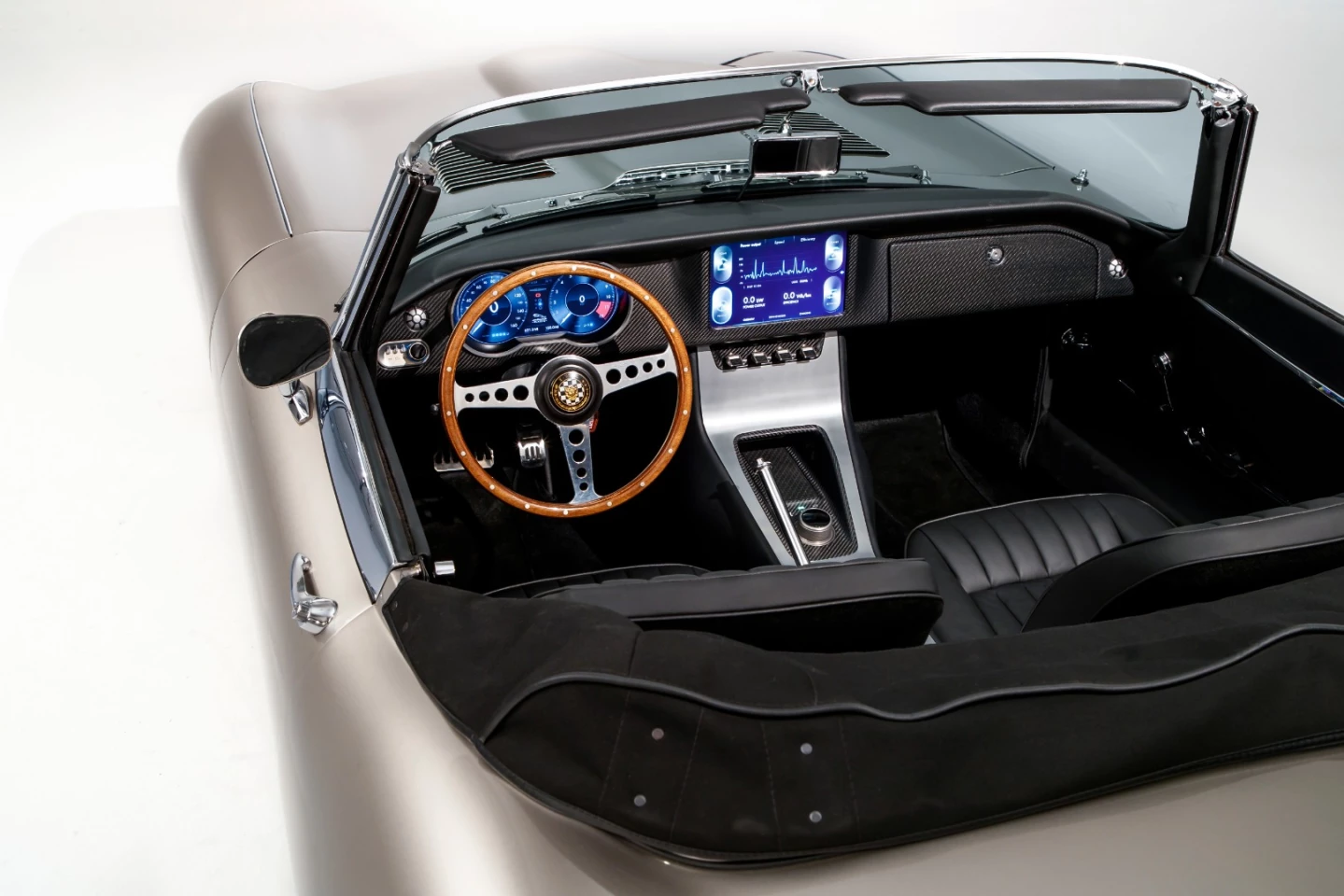 Unlike most classics which are restricted to push-button radios of the period, the Jaguar E-Type Zero will be available with the latest touchscreen infotainment system as an option.