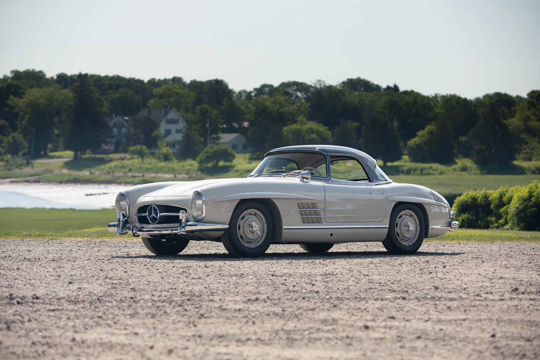 This 1963 Mercedes-Benz 300 SL Roadster sold for $3,085,000 at Gooding & Co. on 13 August 2021