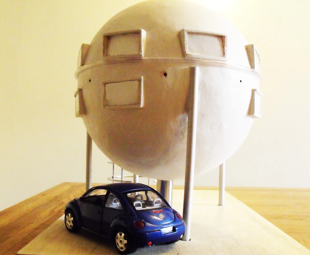 A clay model of an Ekinoid was made in 2010 to illustrate the exterior finish