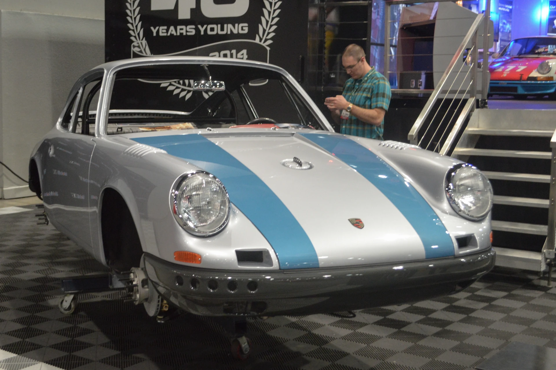Hovering Porsche 911 (Photo: C.C. Weiss/Gizmag)