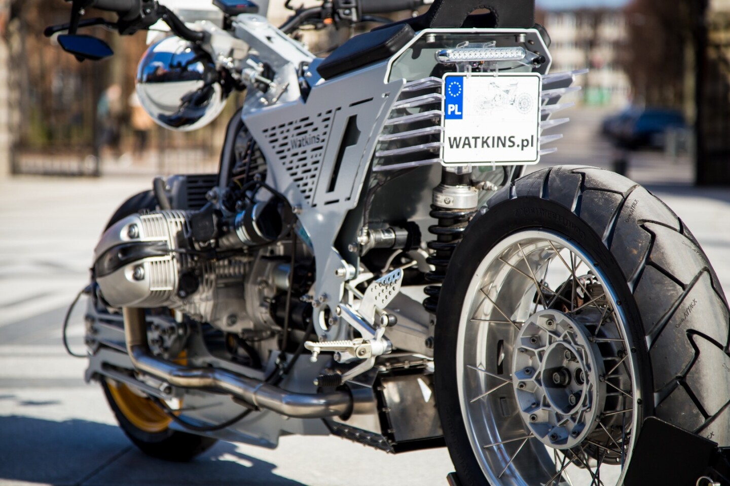 Watkins M001: rear fins help hide the underseat fuel tank
