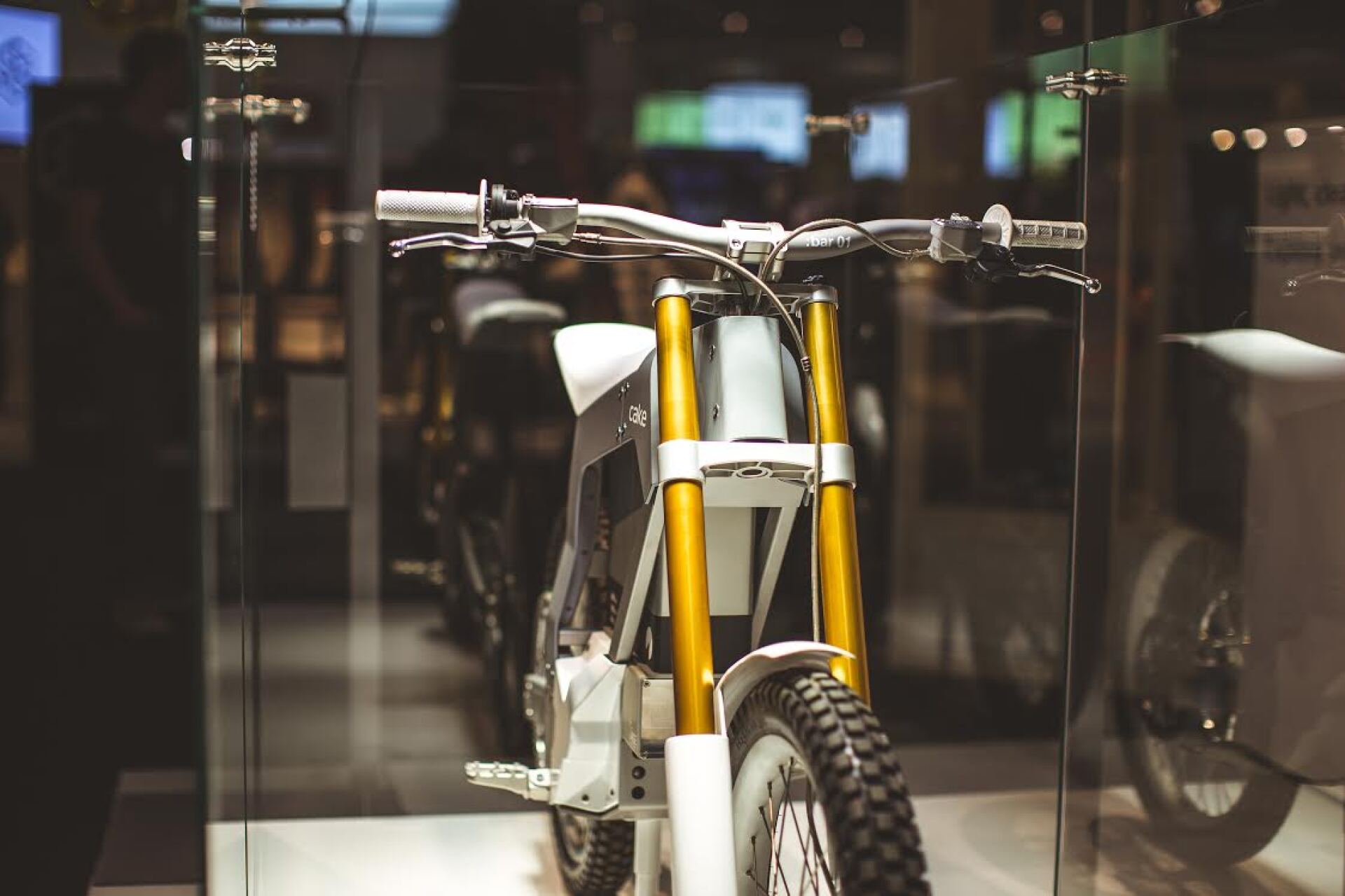 Cake electric dirt bike leaves behind plenty of dust but no emissions