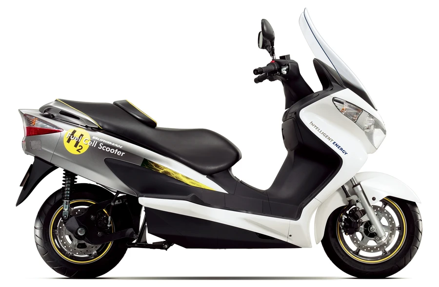 Suzuki's Burgman Fuel Cell Maxi-scooter