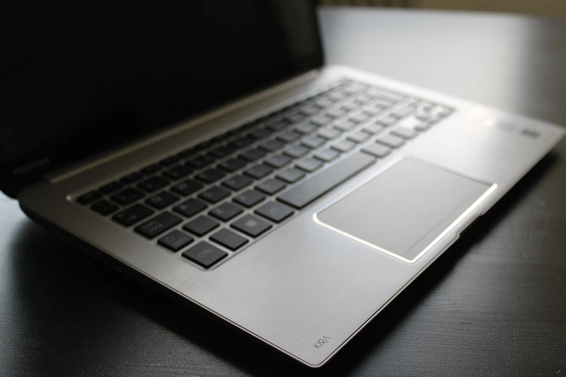 The keys are pleasing to type on, with a good amount of resistance