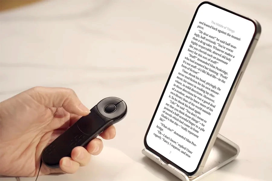 The device reportedly tips the scales at 20 g (0.7 oz)