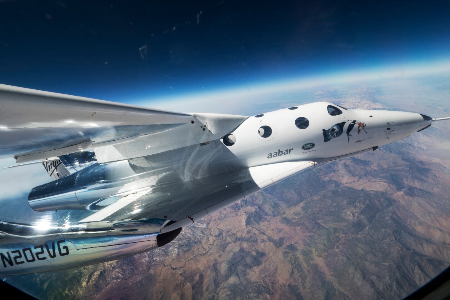 SpaceShipTwo remained attached to WhiteKnightTwo during the flight