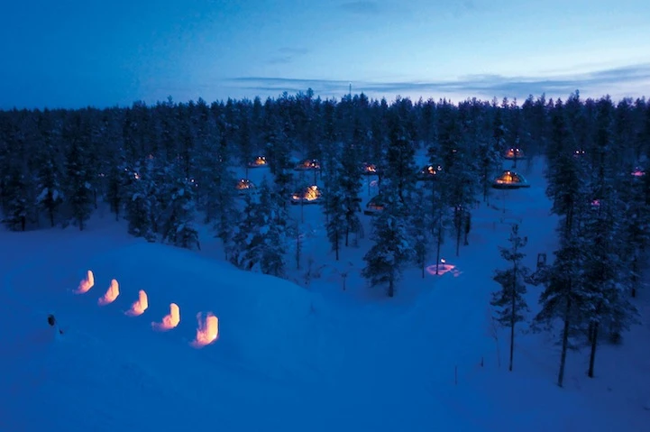 A perfect setting to view one of the seven natural wonders of the world (image from Hotel Kakslauttanen)