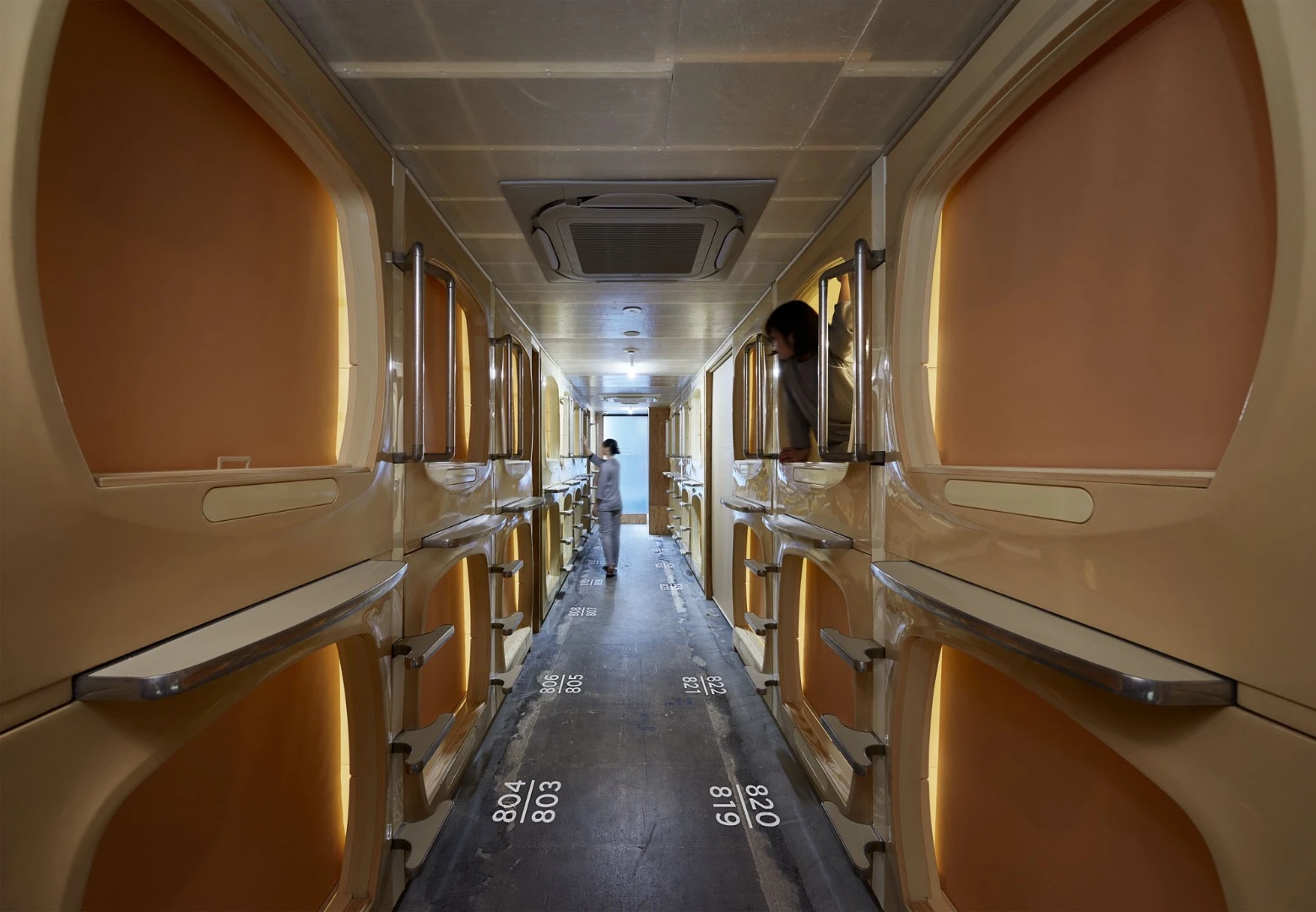 The capsule rooms in °C are clustered together