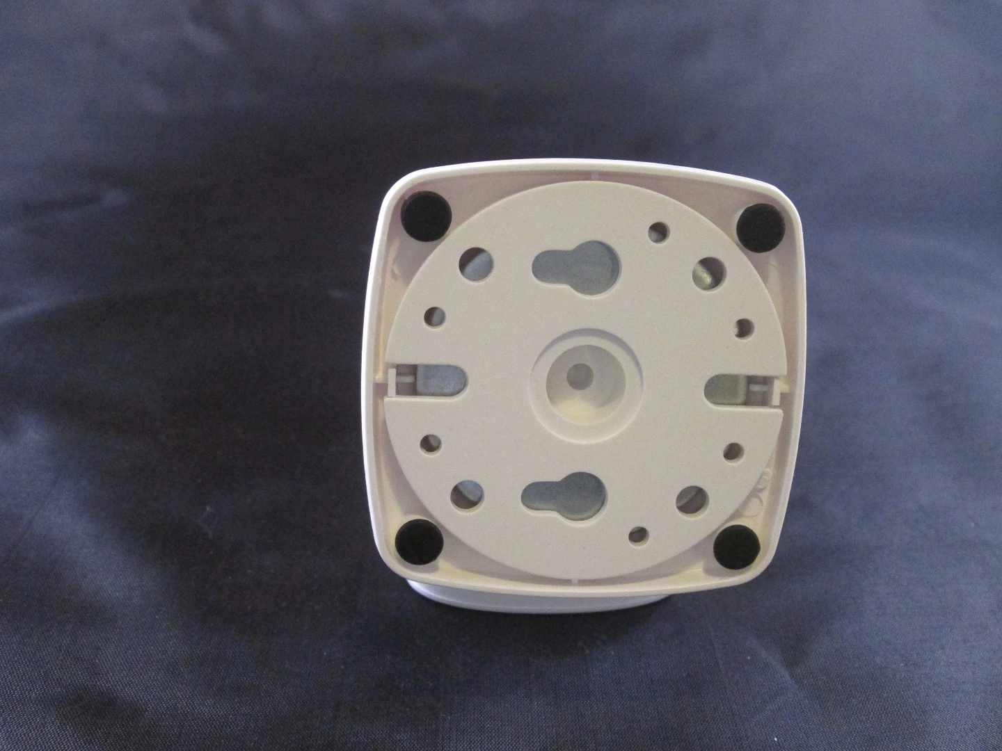 The Turcom Cyberview Mini's mounting plate