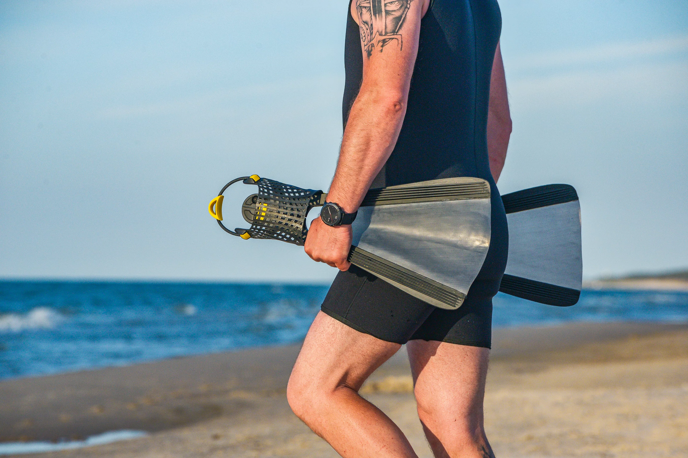 Each fin is 23.7 inches (60.2 cm) long, 11.6 in (29.4 cm) wide when in use, and about 4.5 in (11.5 cm) wide when folded