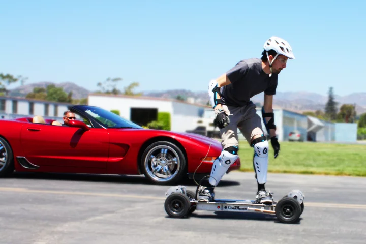 The Gnarboards Trail Rider and Corvette C5 battle it out in a 75-foot drag