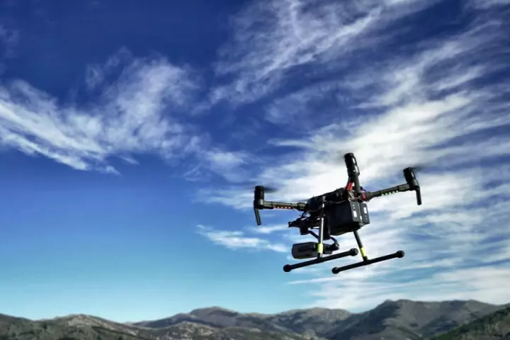 The quadcopter is equipped with thermal and optical cameras