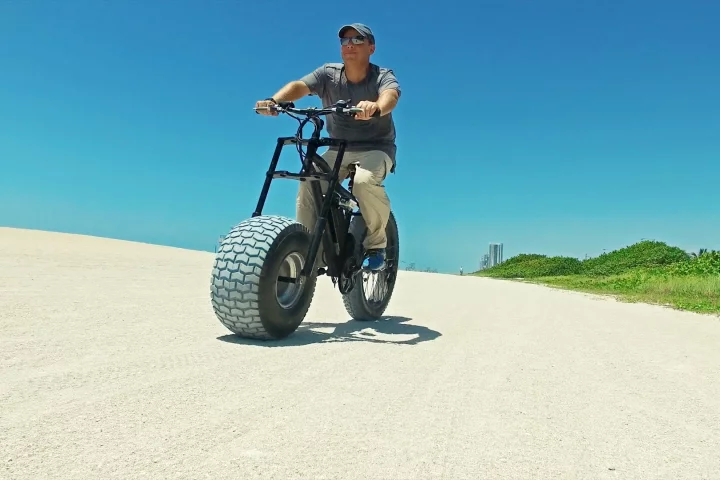 The Xterrain500 can be equipped with a 10-inch-wide front tire – when wanted