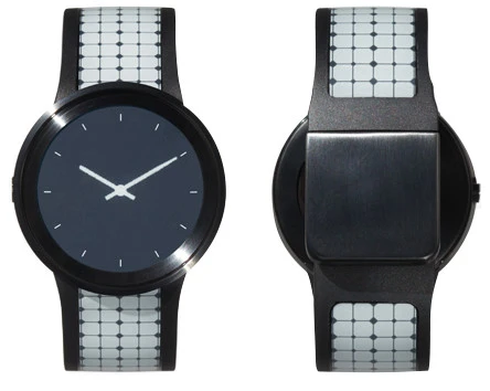The latest FES watch uses its unique canvas more effectively than before