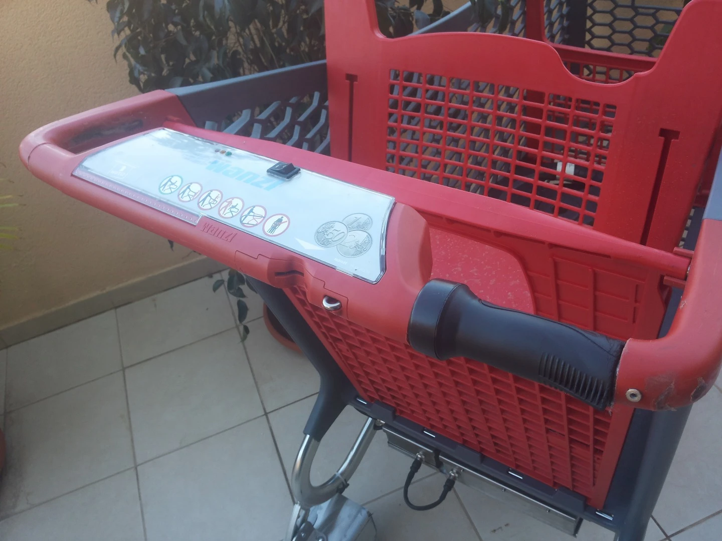 Avraham Hagay's electrical super trolley