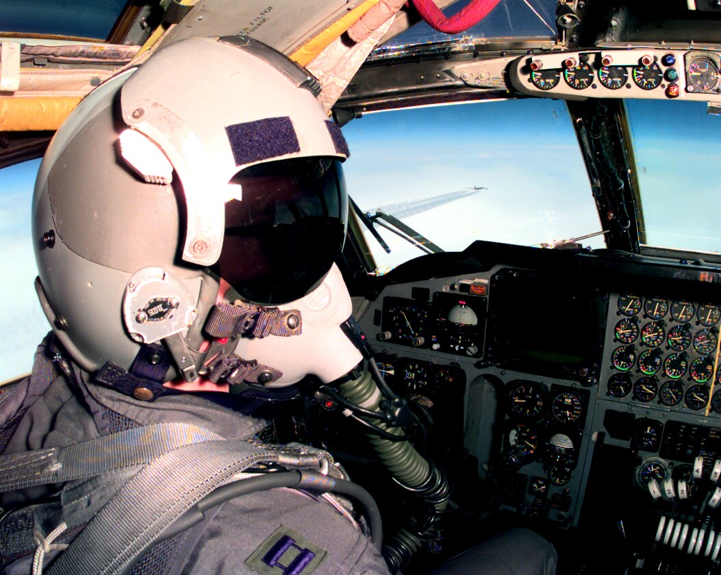 B-52H pilot scans the horizon (Photo: U.S. Department of Defense)