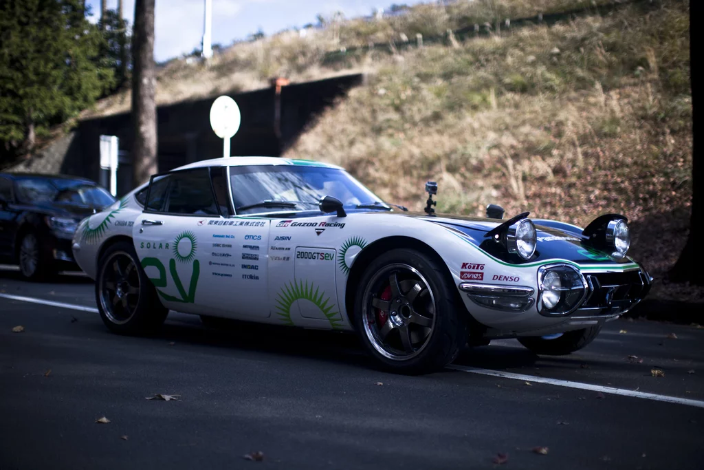 The zero emission vehicle is said to take a full two weeks in the blazing sun to fully charge the 600V/35 kWh lithium-ion battery pack