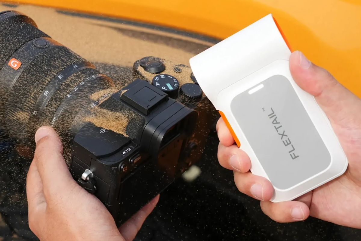 Tiny air blower blasts dust off your car and inflates camping gear