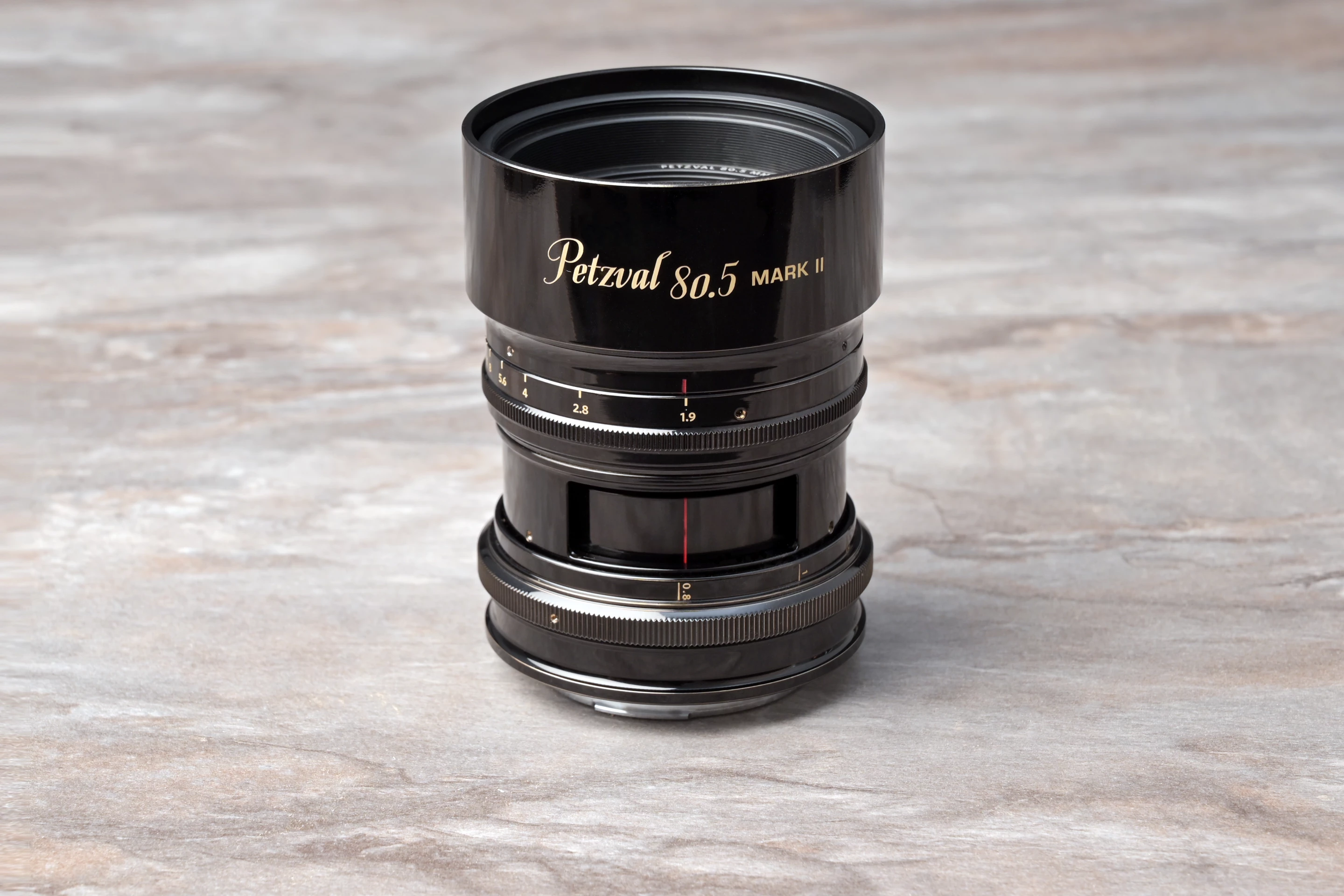 When images are captured through smaller apertures, photographers can expect razor sharpness across the frame