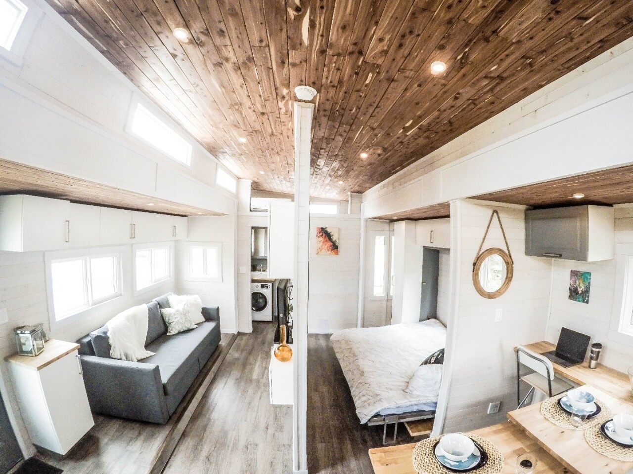 When in its expanded position, the Aurora measures 374 sq ft (sq m) of floorspace