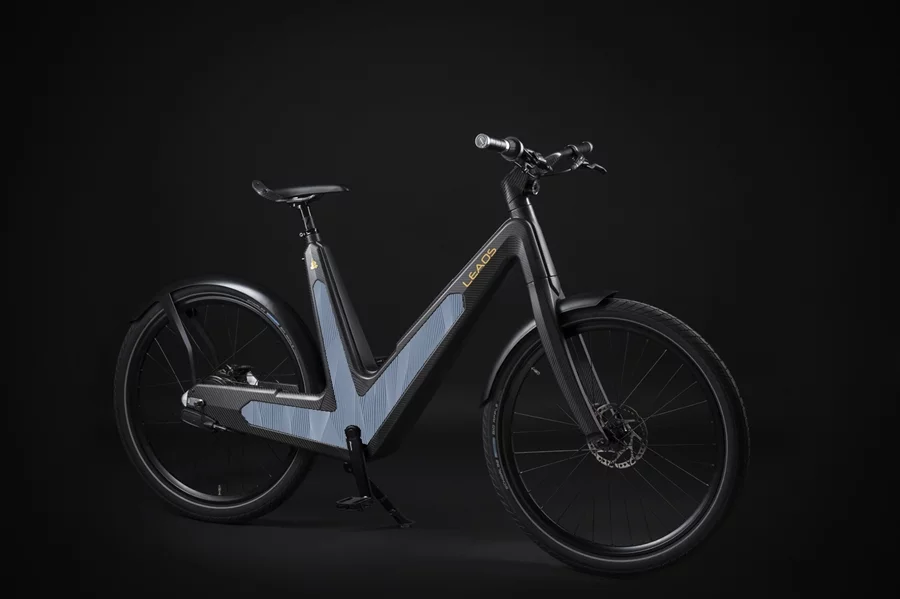 The Leaos Solar e-bike sports side-mounted ultrathin photovoltaic panels