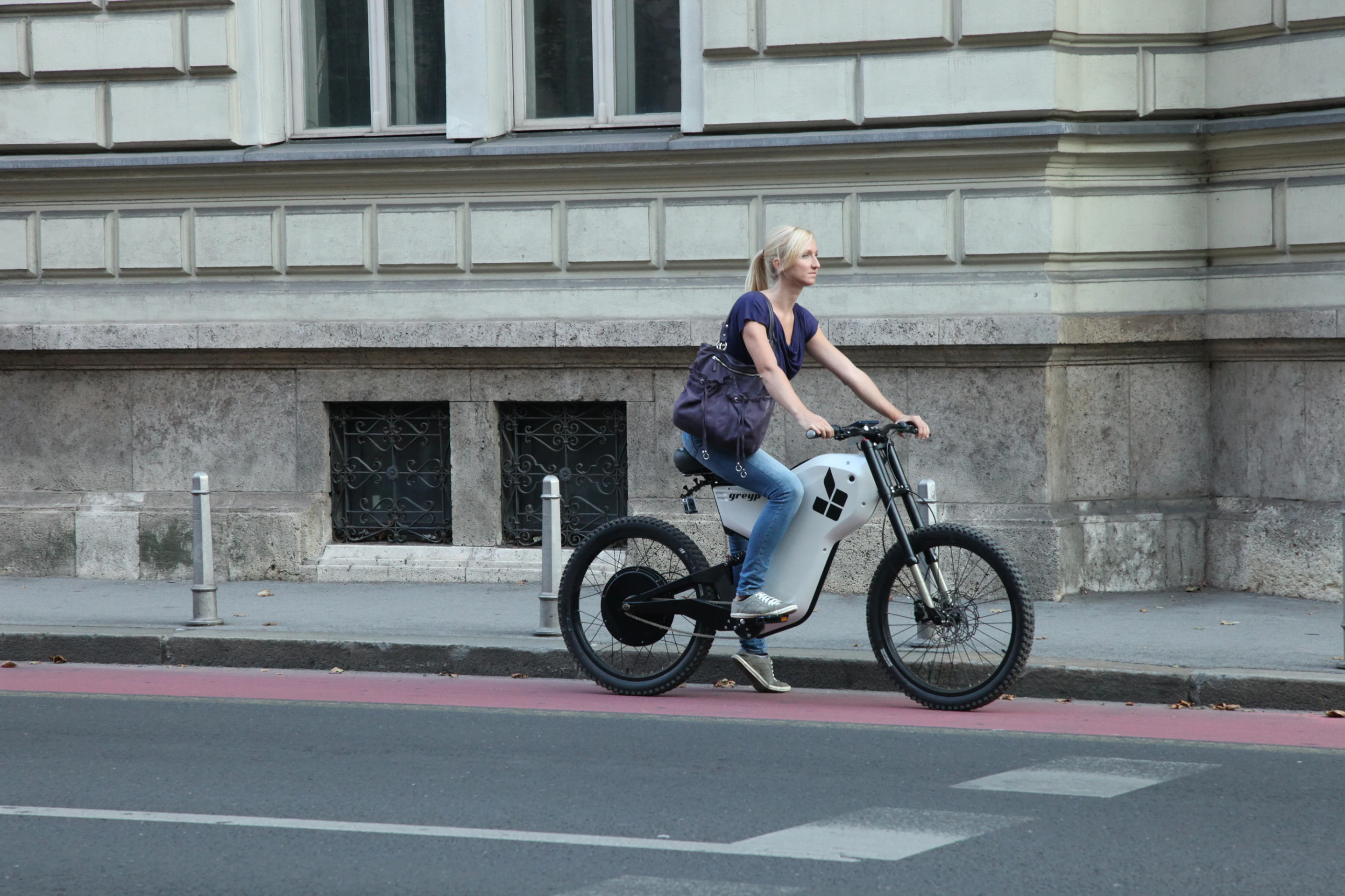 The G-12 in use on the city streets