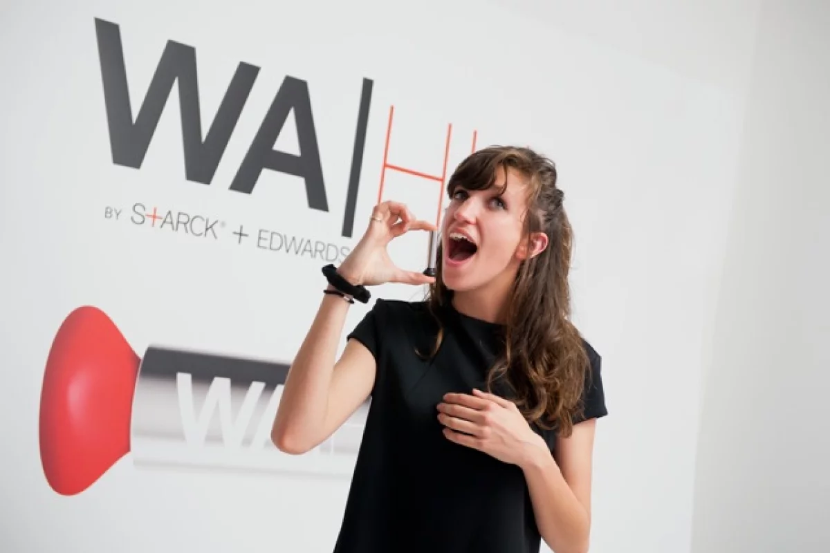 When sprayed into the mouth, WAHH Quantum Sensations is said to produce a slight light-headedness which passes almost immediately