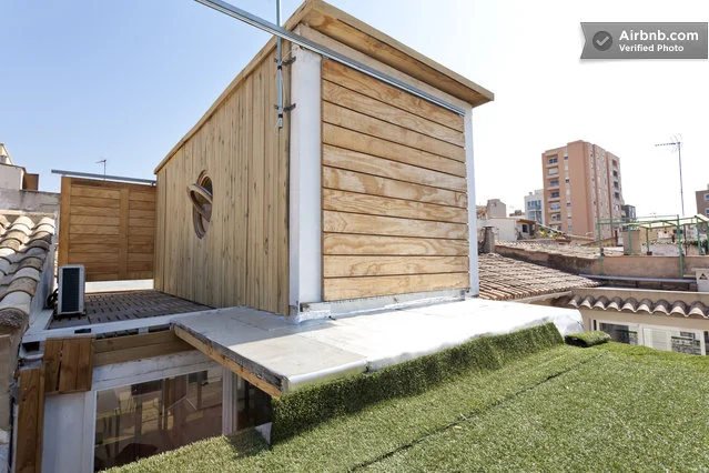 Container House features a rooftop bedroom module